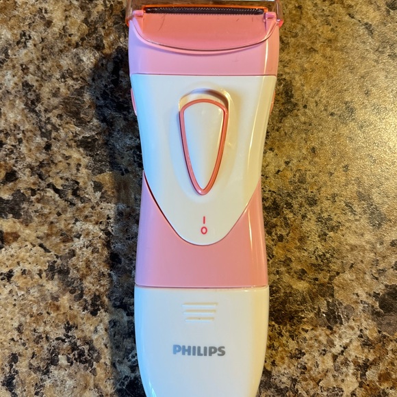 Phillips Other - Philips Satin Shaver- Battery operated